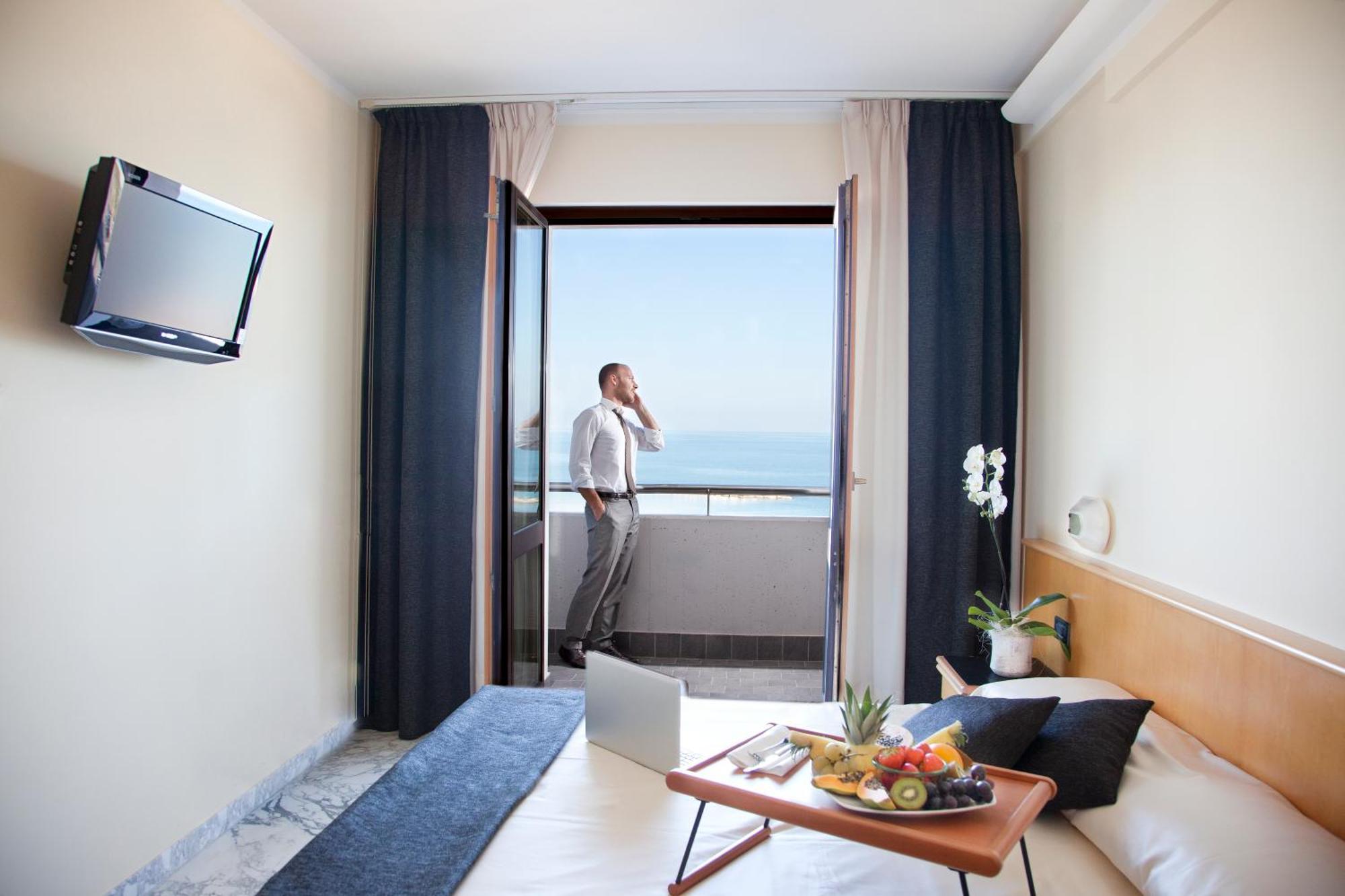 Hotel Mistral Termoli Esterno foto